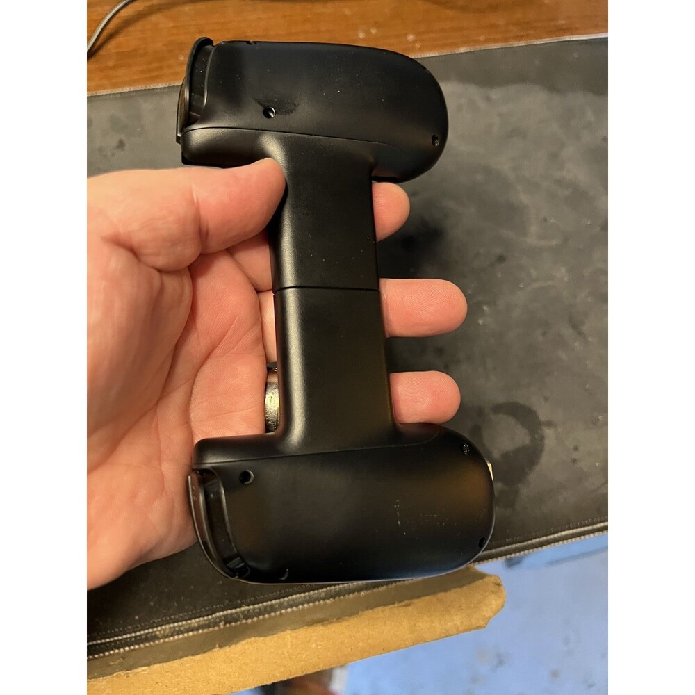 Backbone controller for iphone using lightning connector - Picture 3 of 4